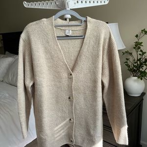Oversized cardigan